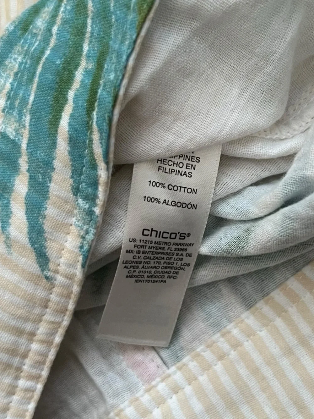 Chicos NWT Tropical Palm Leaf Striped Button Down Top Size 4